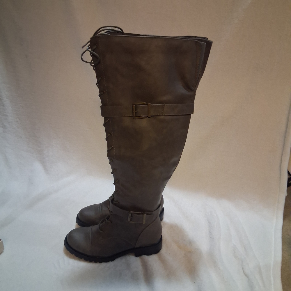 Chic Lace-Up Over the Knee Boots in Gray - Picture 5 of 7